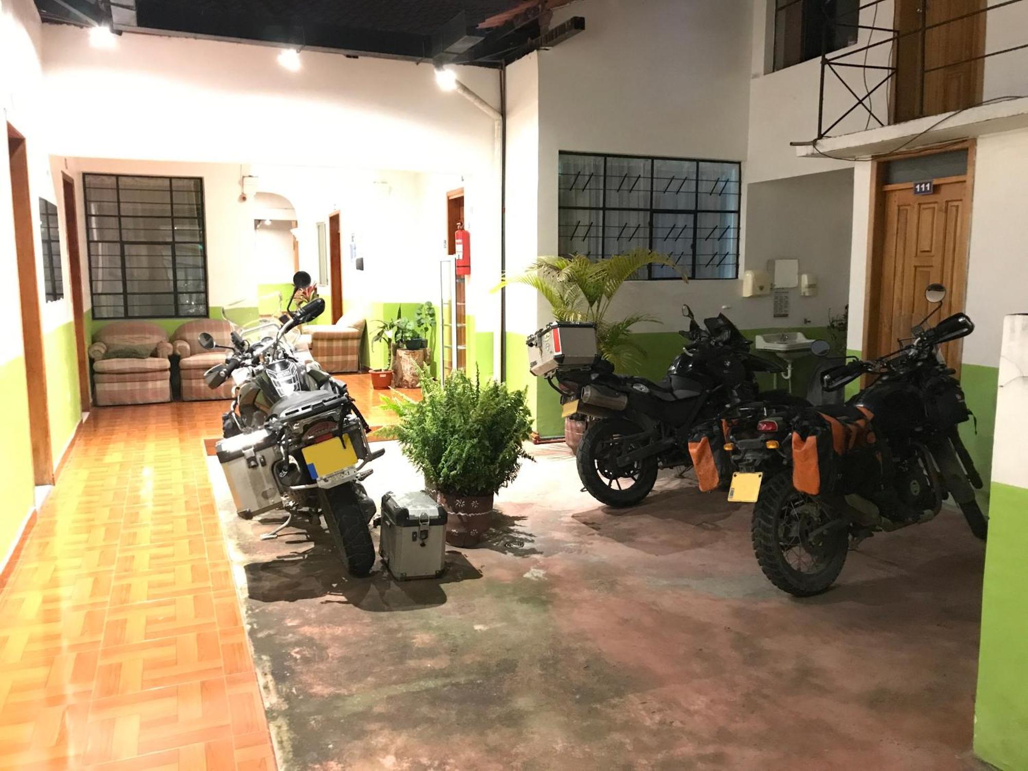 Accel Hotel La Quinta Ibarra Eksteriør bilde