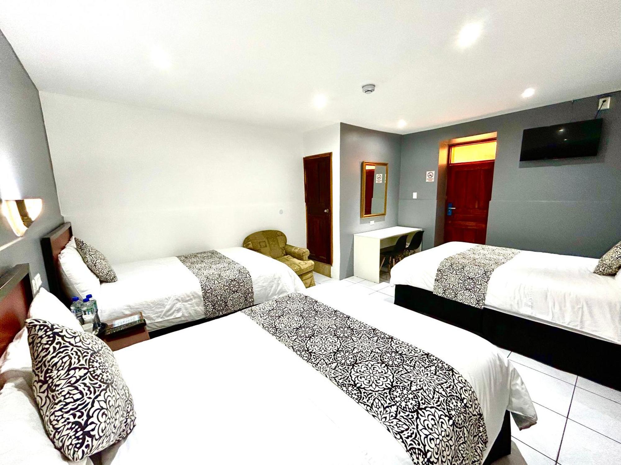 Accel Hotel La Quinta Ibarra Eksteriør bilde