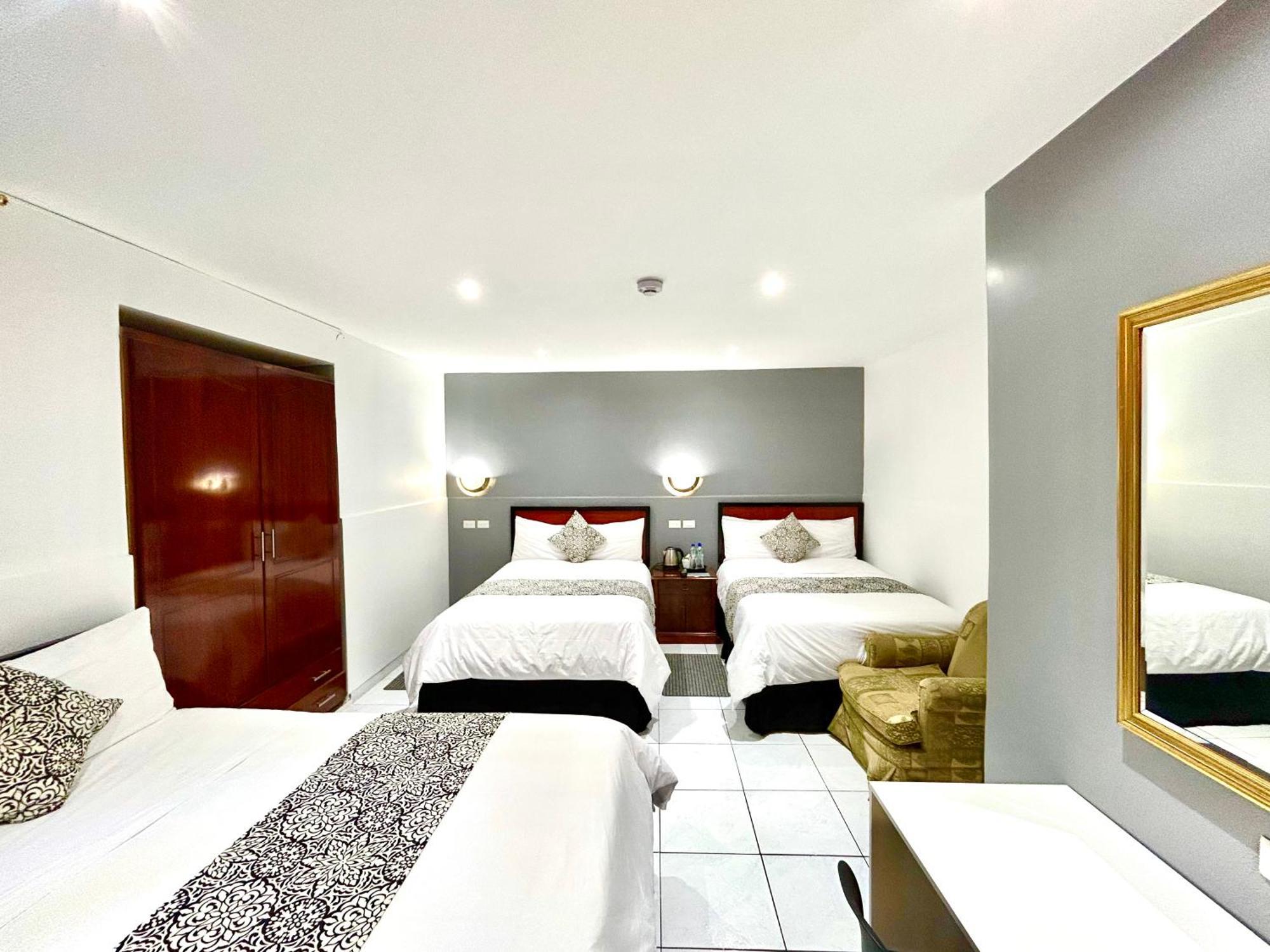 Accel Hotel La Quinta Ibarra Eksteriør bilde