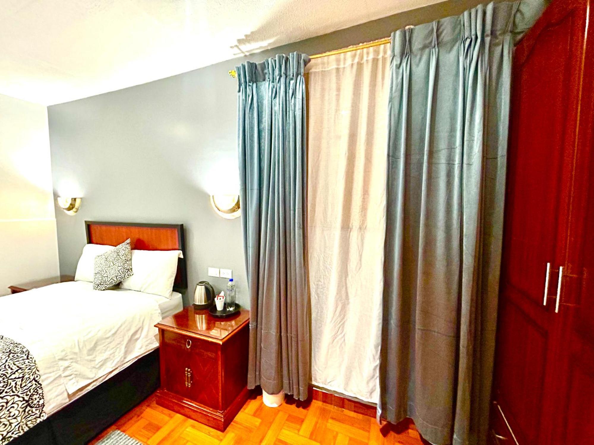 Accel Hotel La Quinta Ibarra Eksteriør bilde