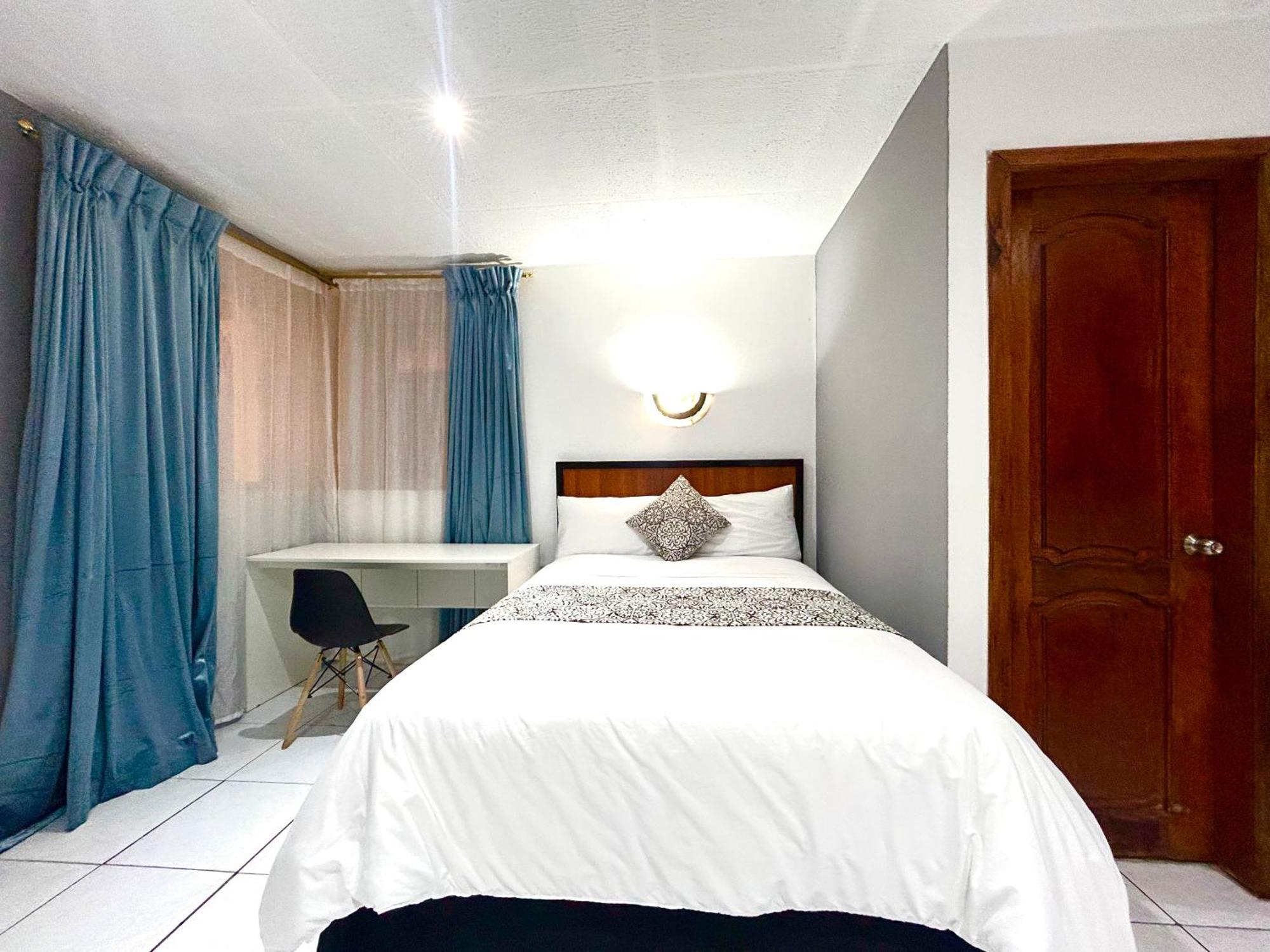 Accel Hotel La Quinta Ibarra Eksteriør bilde