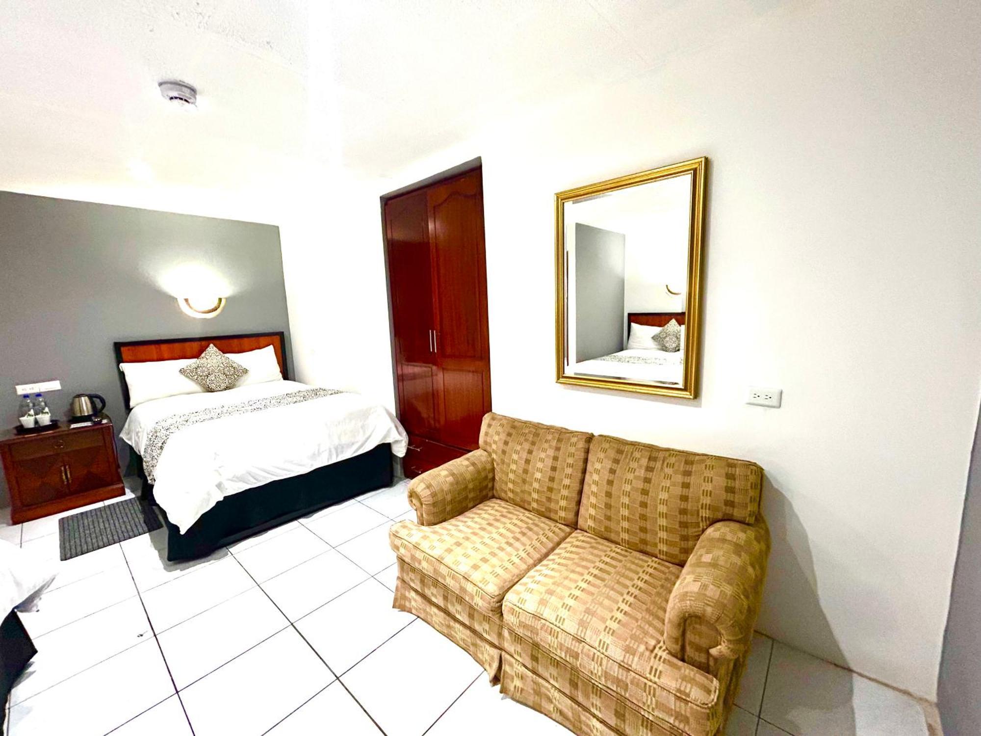 Accel Hotel La Quinta Ibarra Eksteriør bilde
