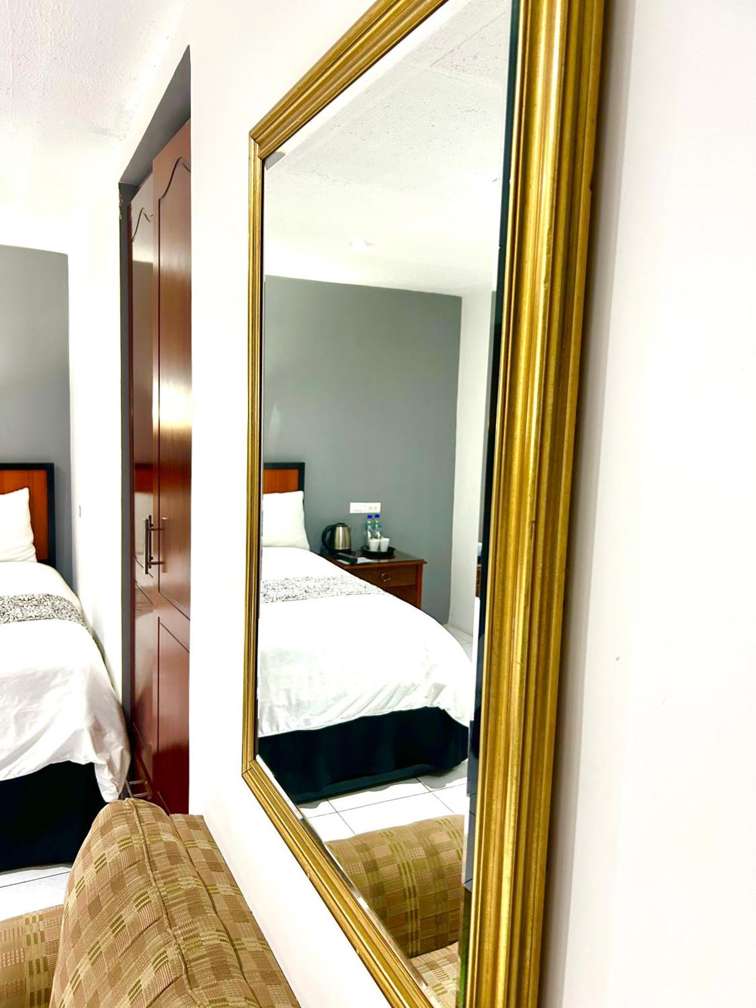 Accel Hotel La Quinta Ibarra Eksteriør bilde