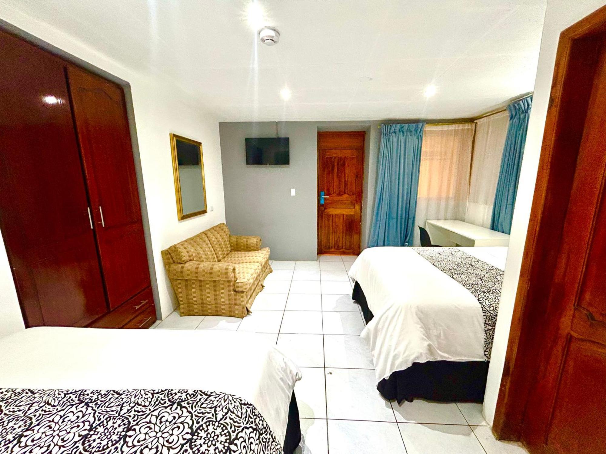 Accel Hotel La Quinta Ibarra Eksteriør bilde