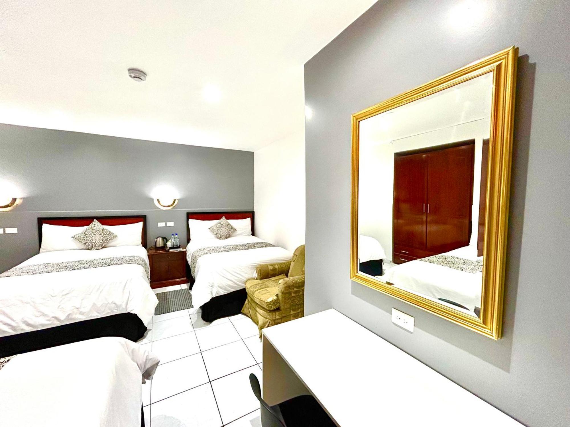 Accel Hotel La Quinta Ibarra Eksteriør bilde
