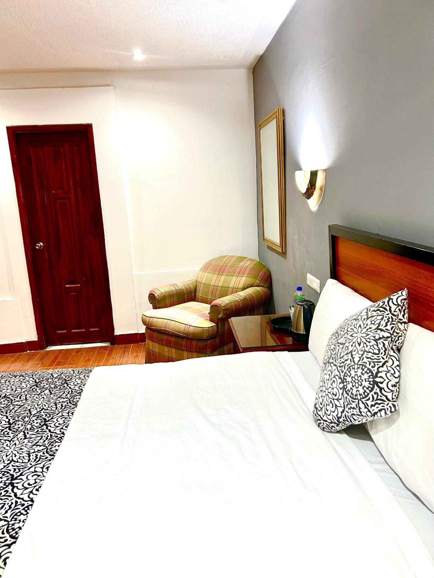 Accel Hotel La Quinta Ibarra Eksteriør bilde