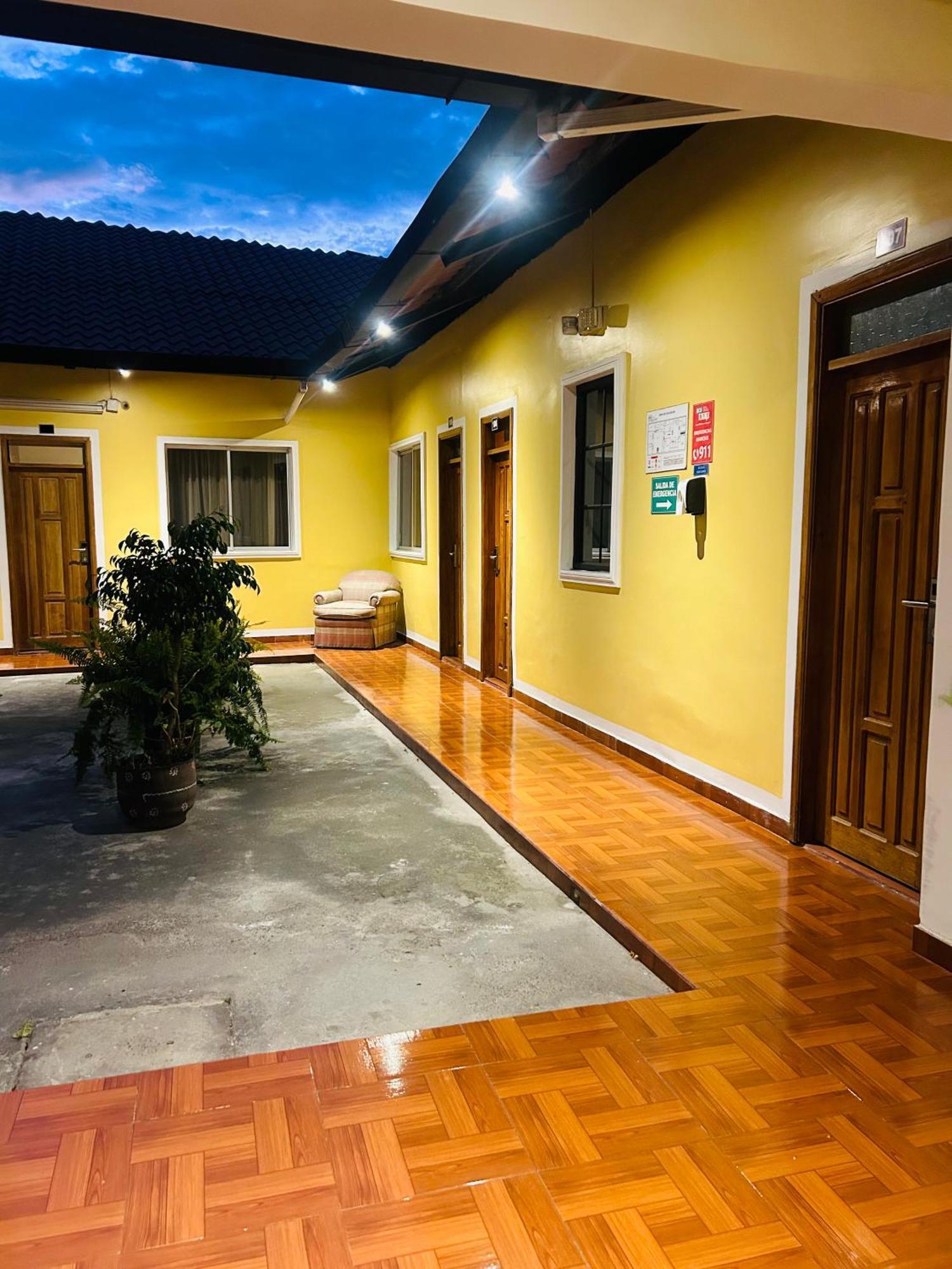 Accel Hotel La Quinta Ibarra Eksteriør bilde